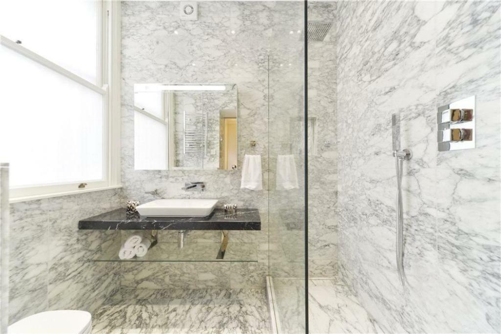 Beautiful 1 Bedroom Apartment Ovington Square Лондон Экстерьер фото